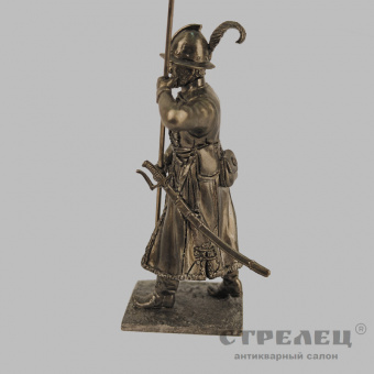 фото — оловянный солдатик «прапорщик со знаменем стрелецкого полка семёна кровкова». гк